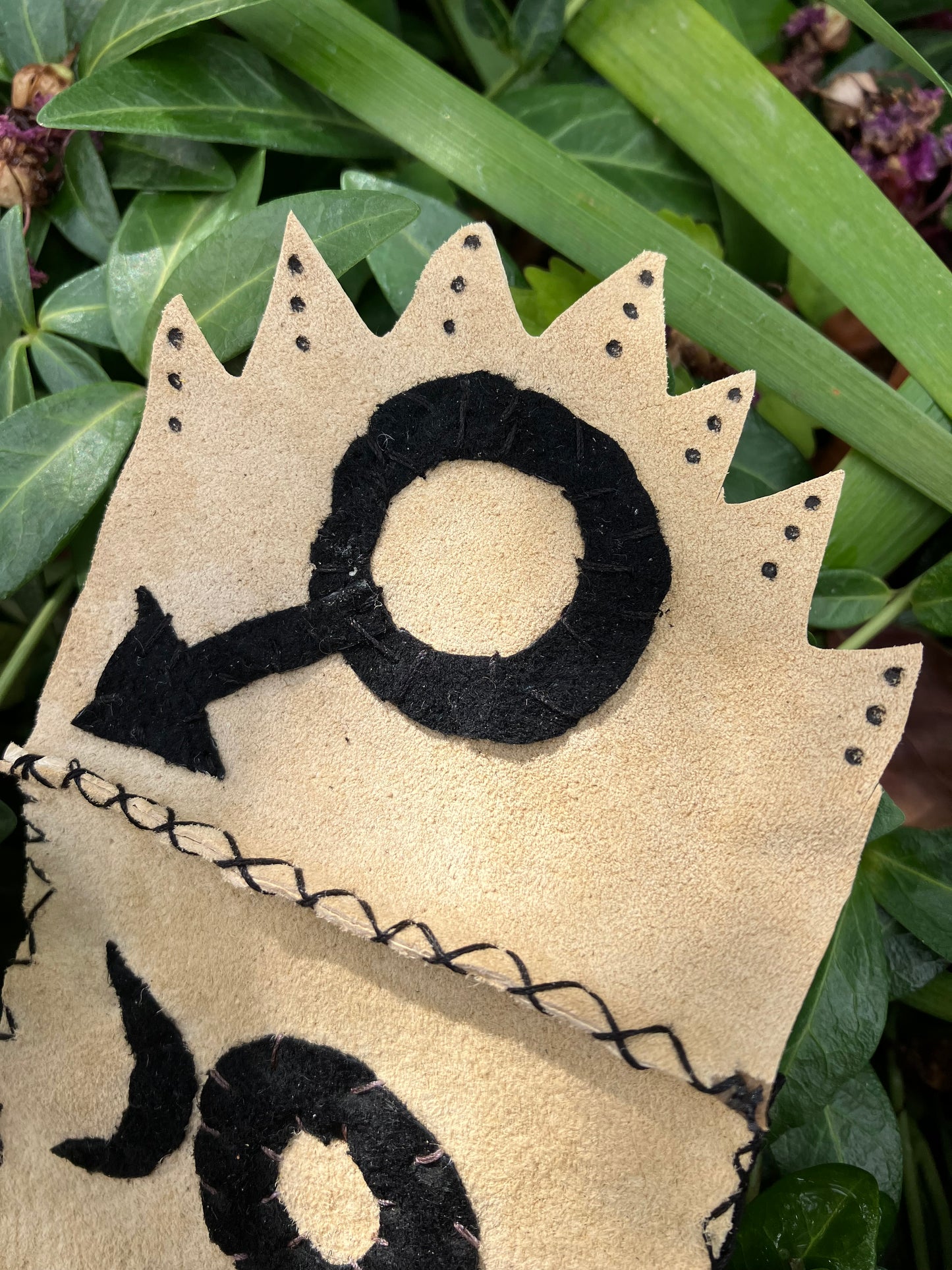 ♀venus & mars ♂ leather medicine bag
